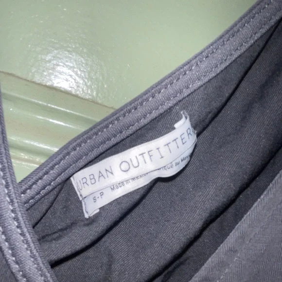 Urban Outfitters Crop Size S - Picture 2 of 2